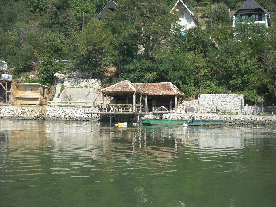Chalet Ljubicine Kolibe Golubinje Екстер'єр фото