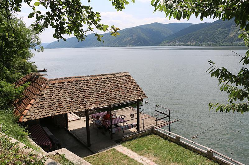 Chalet Ljubicine Kolibe Golubinje Екстер'єр фото